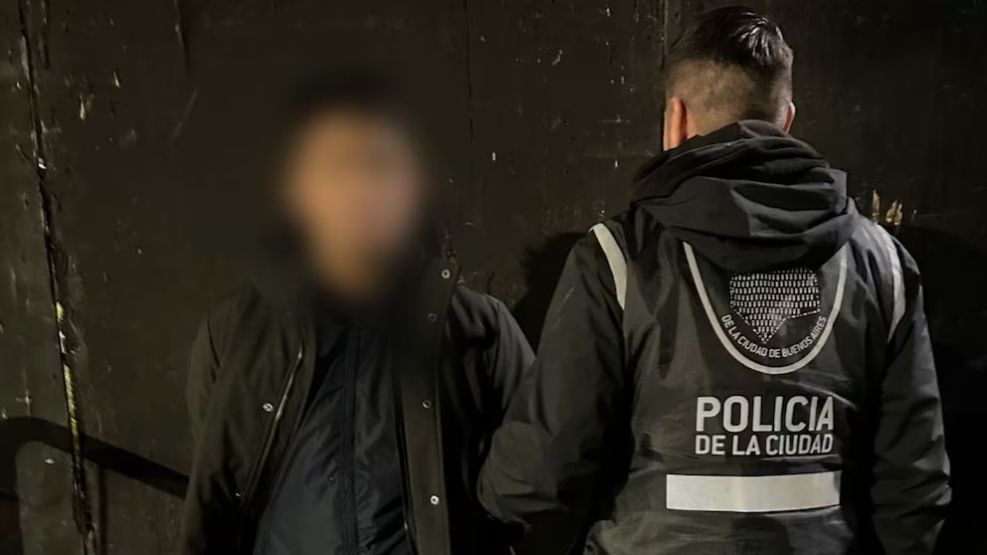 Detuvieron a un abusador con pedido de captura en la previa del partido.