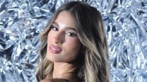 Entre plumas y colores pasteles, los dos looks de Juli Poggio para brillar en el CARAS Moda