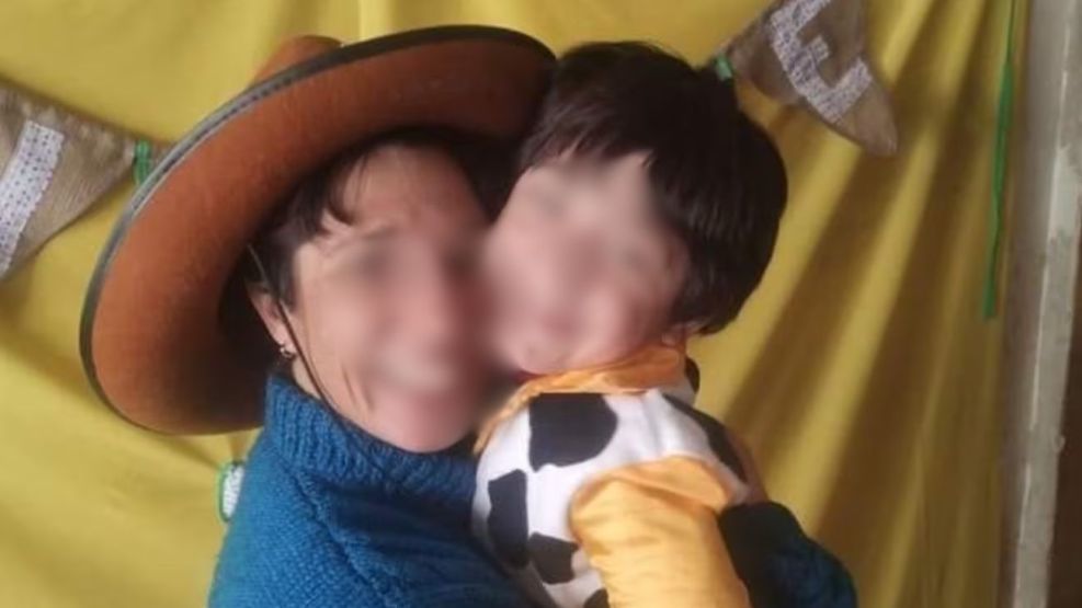 Una mujer apareció muerta junto a su hijo en Florencio Varela