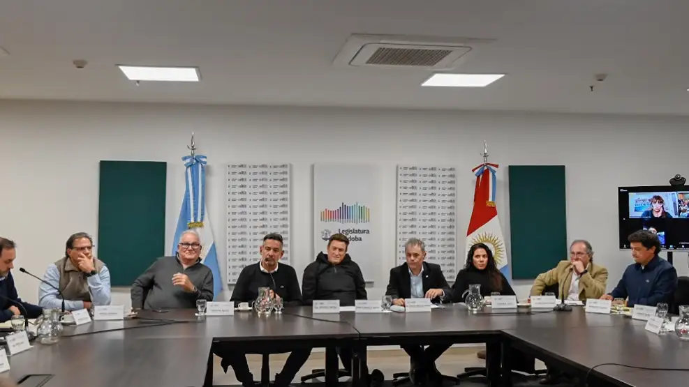 unicameral-comision-2034159