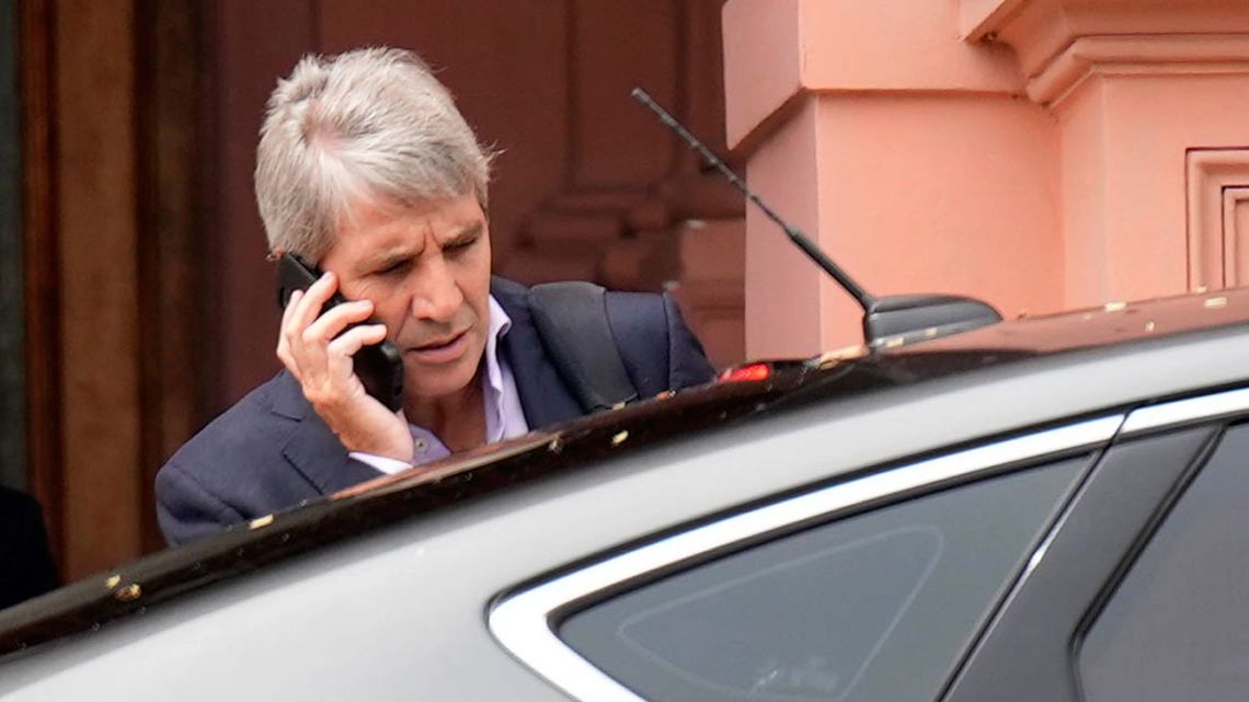 Dura advertencia de un economista sobre el plan colchón del gobierno: habló de “inflación en dólares”