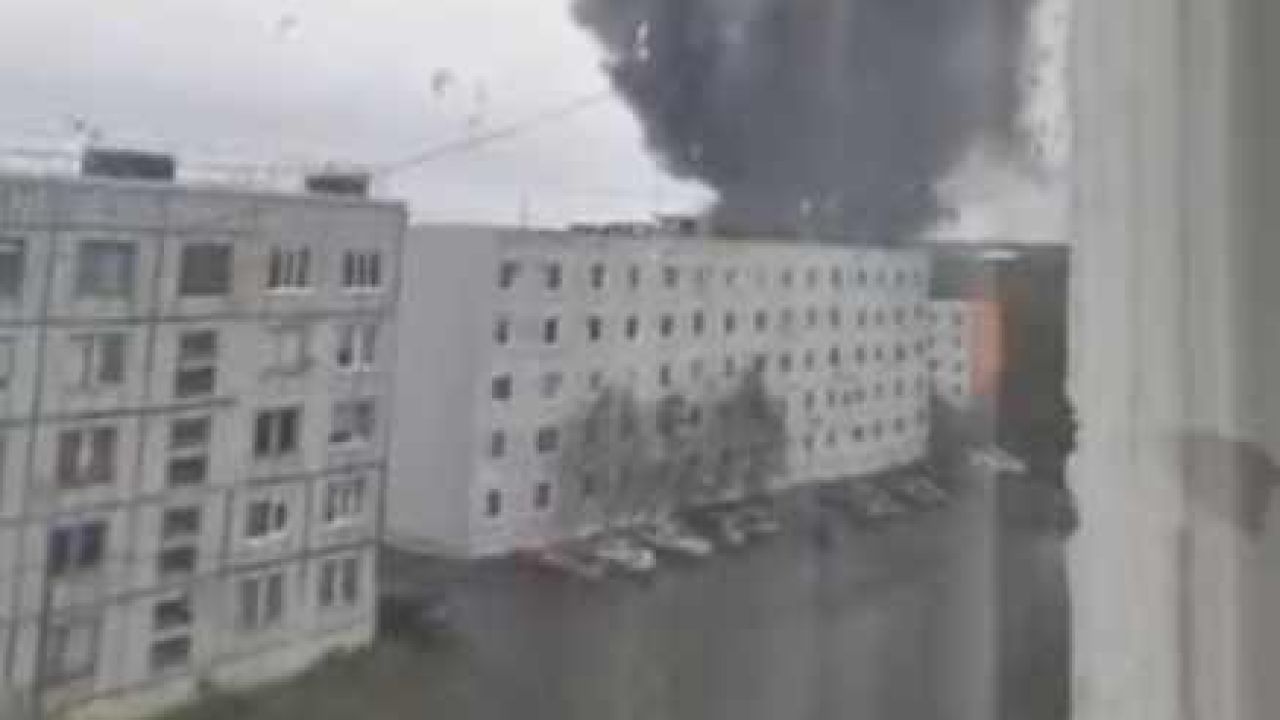 Ucrania lanza ataque aéreo masivo contra Rusia