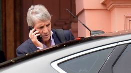 Las estrategias que explora el Gobierno para contener la suba del dólar.