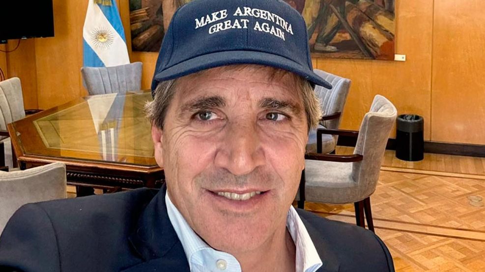 010625_luis_toto_caputo_x_g