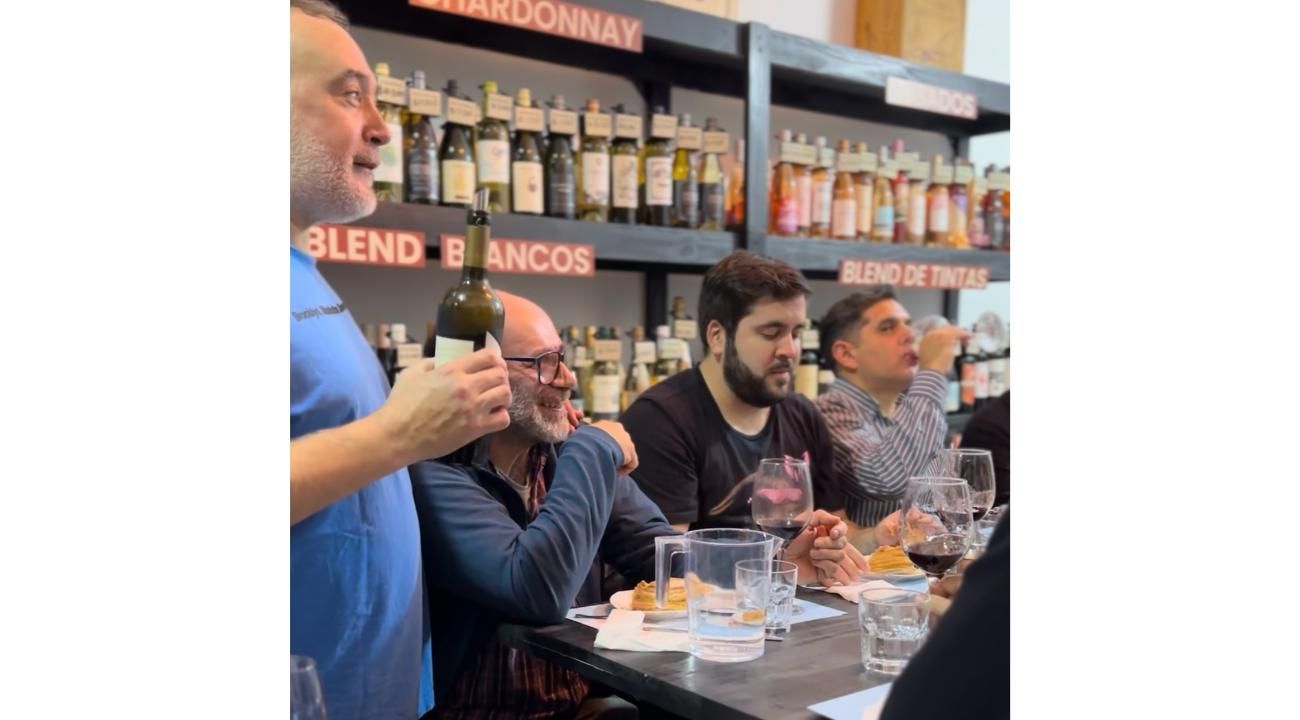 Descorche: vinos, encuentros y catas al paso en la veredita de Las Cañitas