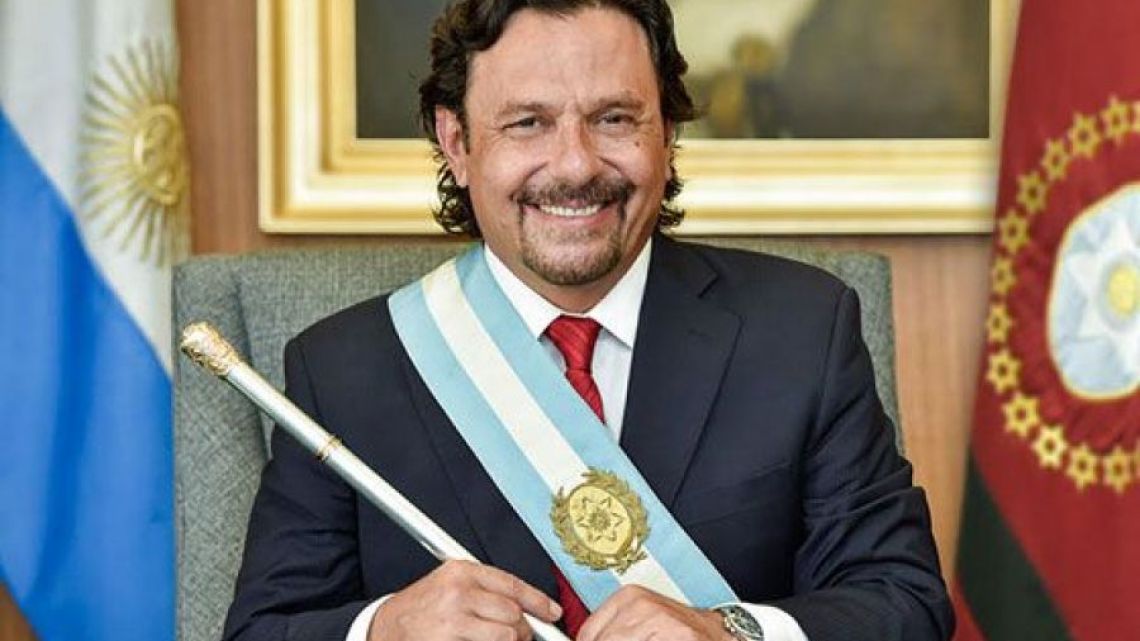 En línea con Javier Milei, el gobernador de Salta eliminará planes de ...