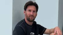 El llamativo accesorio de Lionel Messi para complementar su look en su llegada a la Argentina