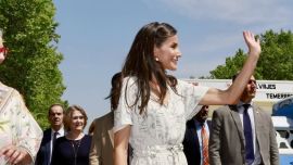 Tendencia verano: Letizia Ortiz y su look con vestido camisero que inspira en la Argentina