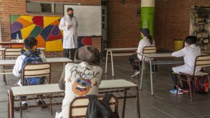 2-5-2025-Niños escuela barbijo 