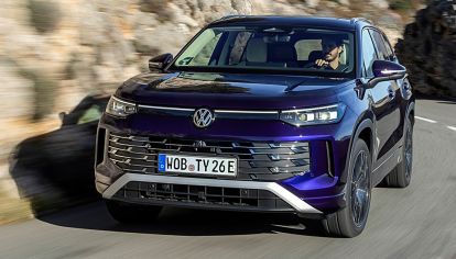 Volkswagen Tayron 2025: el SUV que arrasa con 5 estrellas en seguridad Euro NCAP
Ofrecido en el mercado europeo, el SUV se posiciona entre Tiguan y Touareg.
