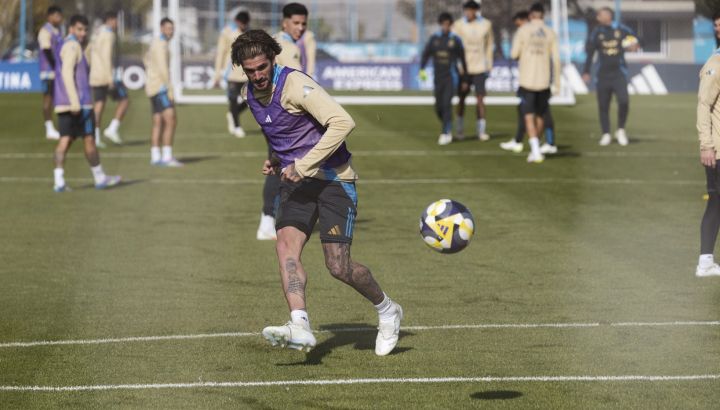 De Paul en los entrenamientos de Argentina