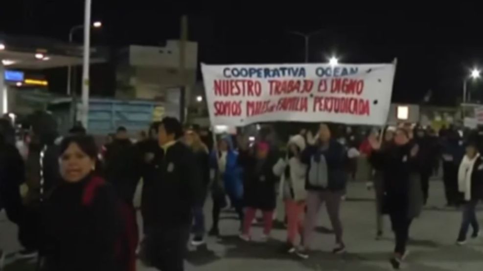 corte-total-en-puente-la-noria-protestan-contra-el-cierre-de-la-salada-2034732