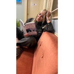 "Hasta la próxima mirada" de la Lic. Sandra Martín: Una invitación poética a explorar despedidas y reencuentros | Foto:CEDOC