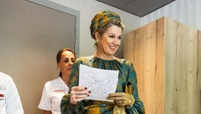 Es reina y no teme a llevar una y otra vez el mismo look elegante, teniendo en cuenta las tendencias para que siempre parezca actualizarse.