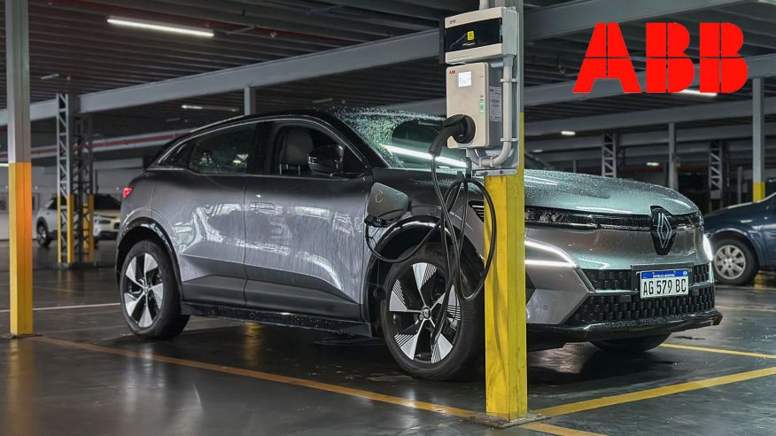Cargador ABB en la redacción de la revista Parabrisas
