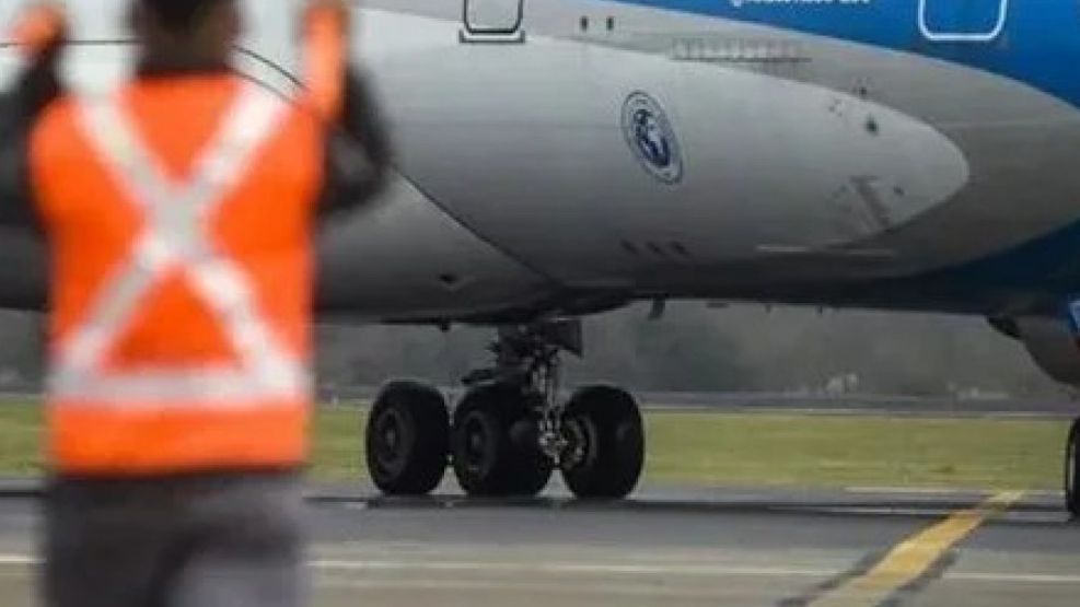 La Asociación de Pilotos de Líneas Aéreas (APLA) anunció que hará un paro la semana que viene.   