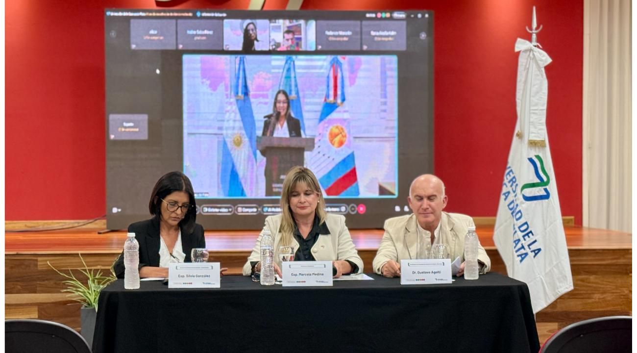 La UCP presentó sus nuevas carreras 100% digitales en una conferencia virtual con amplia participación.