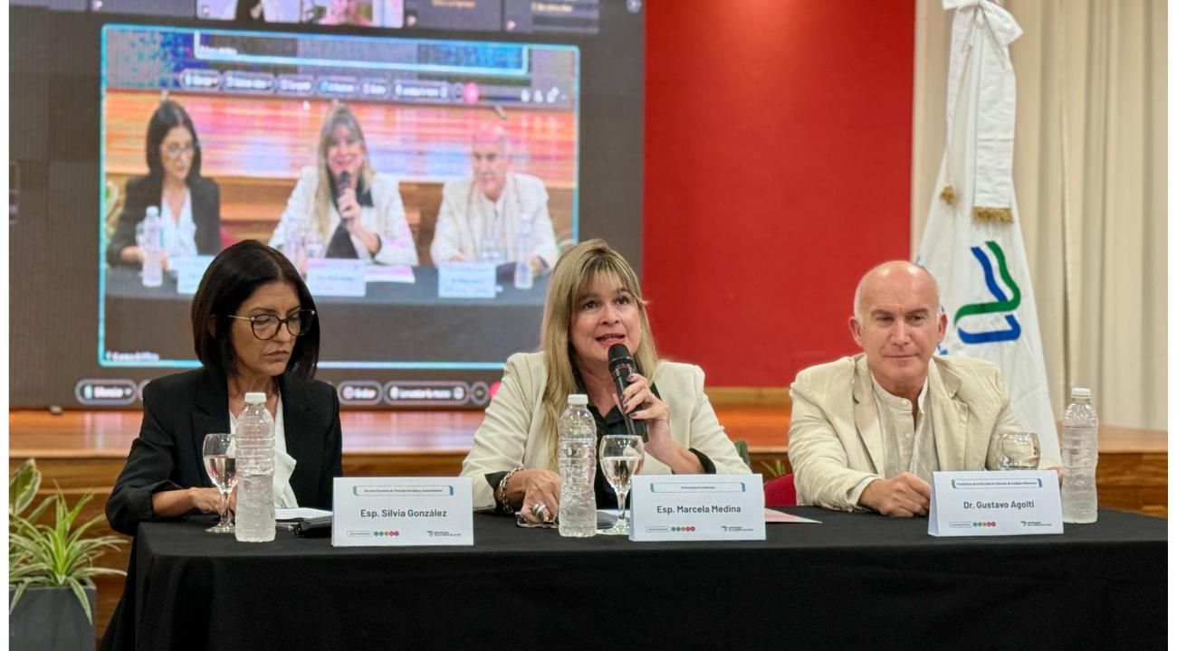 La UCP presentó sus nuevas carreras 100% digitales en una conferencia virtual con amplia participación.