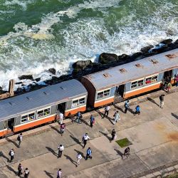 Un tren llega a una estación de Colombo. Foto de Ishara S. KODIKARA / AFP | Foto:AFP