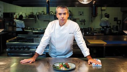 Chef ejecutivo del Palacio Duhau. cocina de alta gama, manejar equipos, exigencias y nervios de acero. Apoyo de la pareja.
