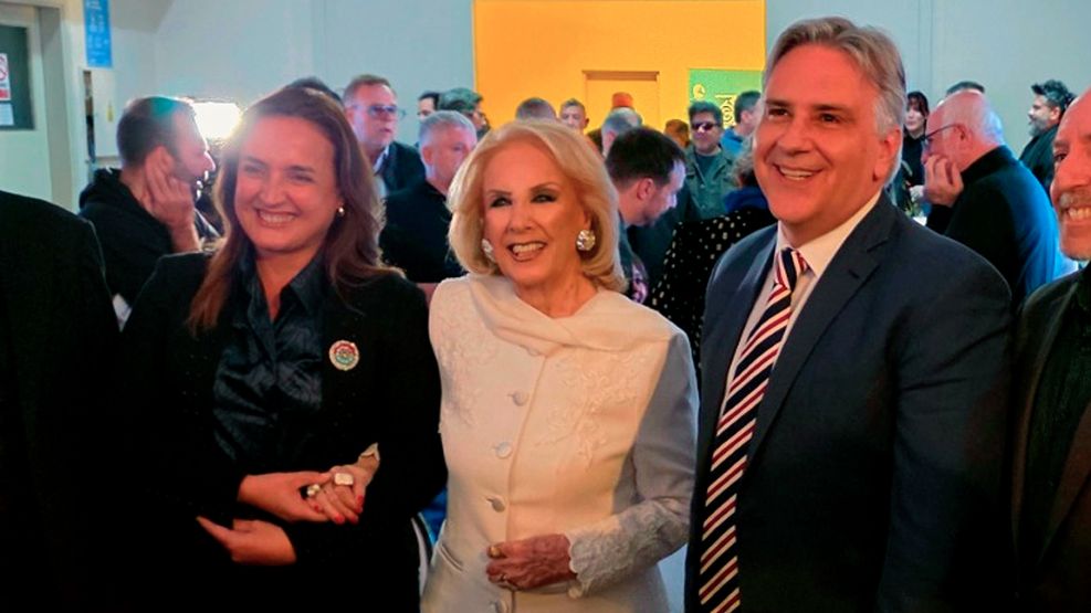 Martín LLarora junto Prunotto y Mirtha Legrand
