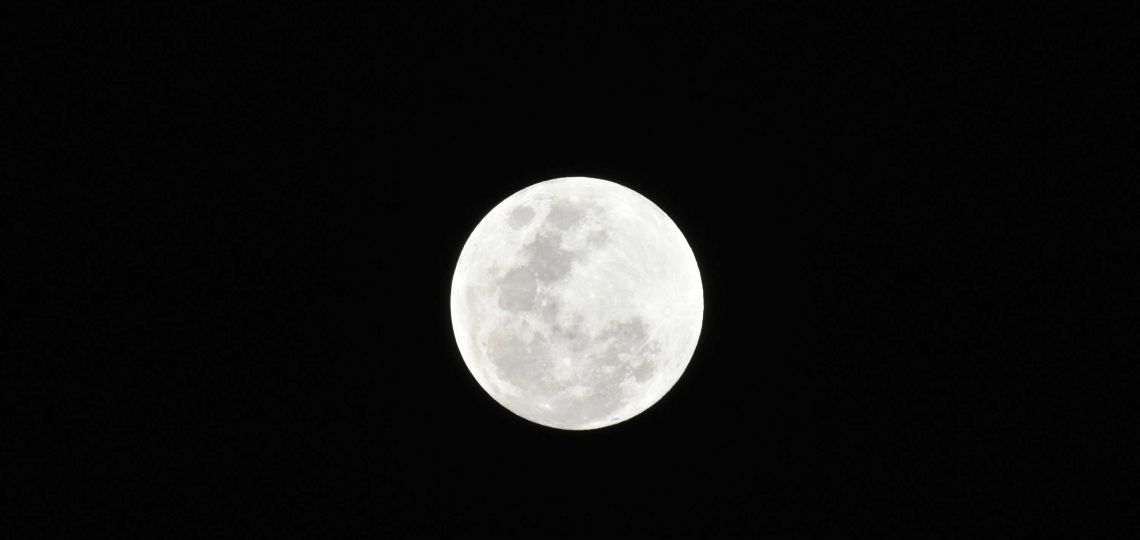 Luna llena de junio 2025: cómo afecta a cada signo del zodiaco
