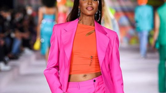 Tendencias invierno 2025: el revival noventoso que pisa fuerte