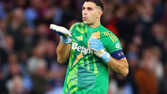 El “Dibu” Martínez no esta entre los convocados y asoma como el gran ausente en el amistoso de Argentina contra Angola