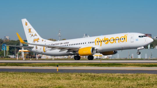 Flybondi cambia de dueño: ingresa un empresario vinculado al oficialismo y se relanza el plan de expansión