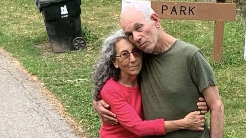 Judi Weinstein Haggai (70) y Gadi Haggai (72)20250605