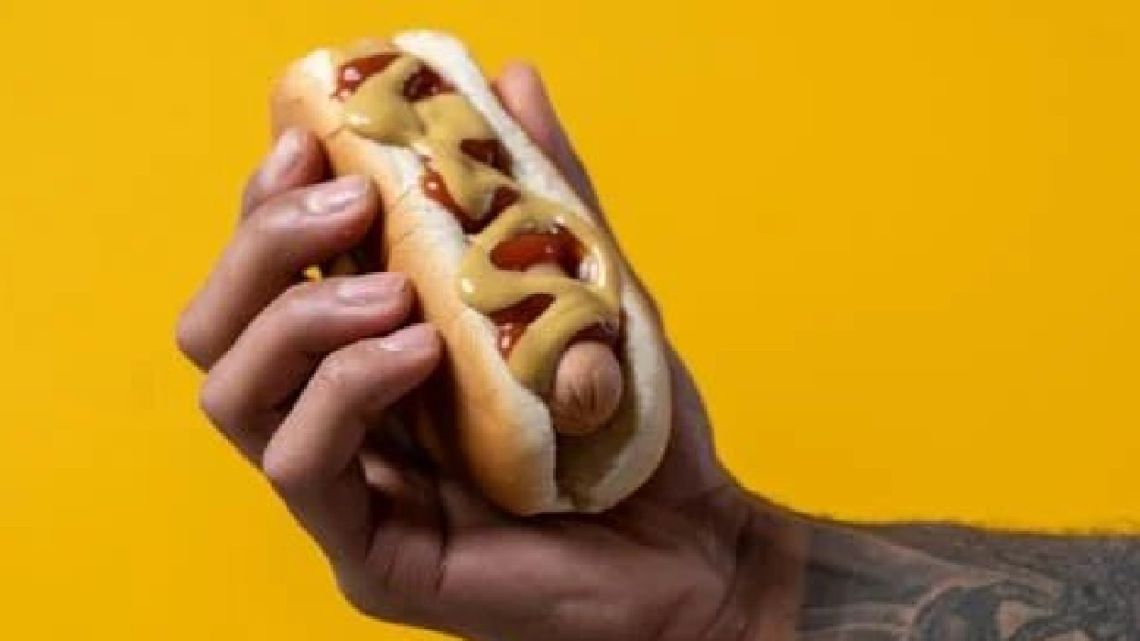 CABA: furor por el kiosco que vuelve al 2013 y vende panchos a $20 en Almagro