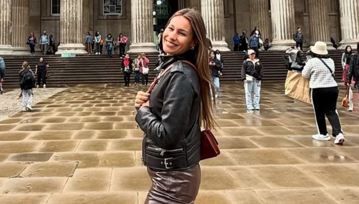 Pampita visitó un museo sola y reveló su estrategia para sacarse las mejores fotos
