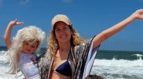 Isabel Macedo y su hija Julia