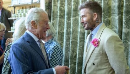 El exfutbolista inglés David Beckham será nombrado "caballero" por el rey Carlos III, en reconocimiento a su trayectoria y labor filantrópica.
