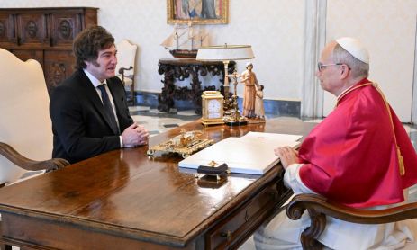 Milei se reunió con León XIV y el Papa le confirmó que visitará la Argentina