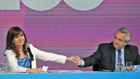070625_alberto_fernandez_cristina_fernandez_kirchner_afp_g