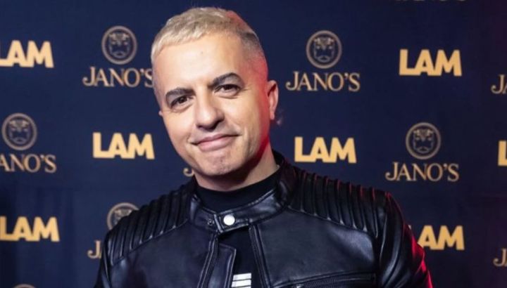 Así es el departamento de Ángel de Brito en Belgrano: minimalista y amplio