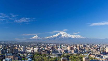 Traicionada por Vladimir Putin, Armenia enfrenta el desafío de reinventarse y reinsertarse en Asia Central y en un mundo sin liderazgos occidentales. 
