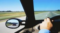 La seña que puede salvar vidas y que la mayoría de los conductores no conoce