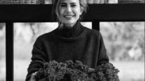 Juliana Awada y el suéter de cuello alto perfecto para el invierno chic y sin esfuerzo