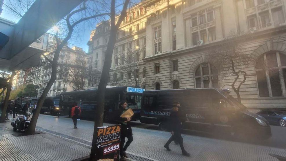 La policía llega a los tribunales20250610