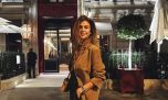 Juliana Awada combina jean y blazer en su look total black y deslumbra en el Malba