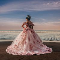 Sandra Segura alta costura: Emoción y magia desde las playas de Necochea