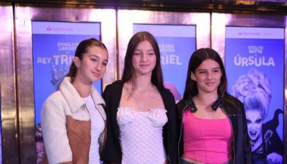 Las hijas de Nicole Neumann y Fabián Cubero asistieron a uno de los estrenos más esperados de la temporada. 