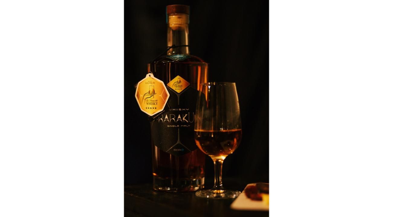“El primer sorbo: cómo empezar a tomar whisky (y no rendirse en el intento)”