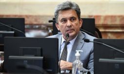 Víctor Zimmermann, senador por Chaco. 