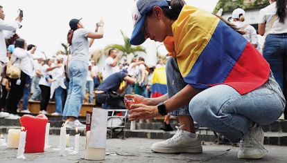 El atentado contra Uribe Turbay, principal candidato a la presidencia, revive fantasmas y cuestiona la frágil paz de Petro