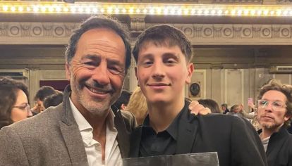 El joven heredó la pasión por la actuación y suele recibir consejos de su padre. 