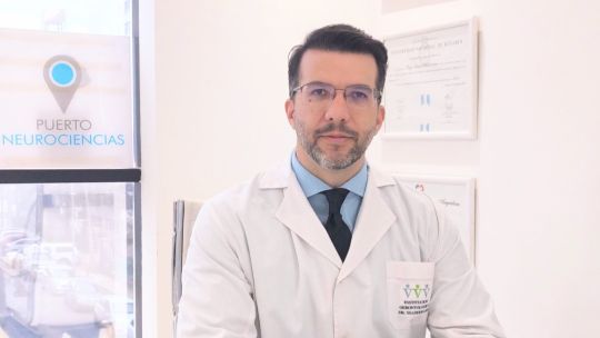 Hugo Valderrama, neurólogo: “Los familiares se sorprenden cuando ven las respuestas que dan los pacientes en los tests”