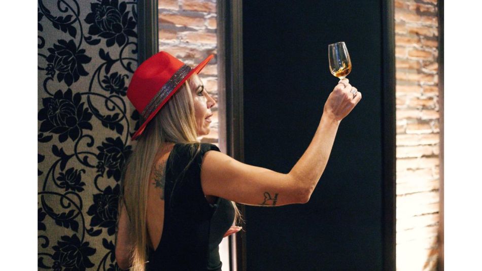 “El primer sorbo: cómo empezar a tomar whisky (y no rendirse en el intento)”